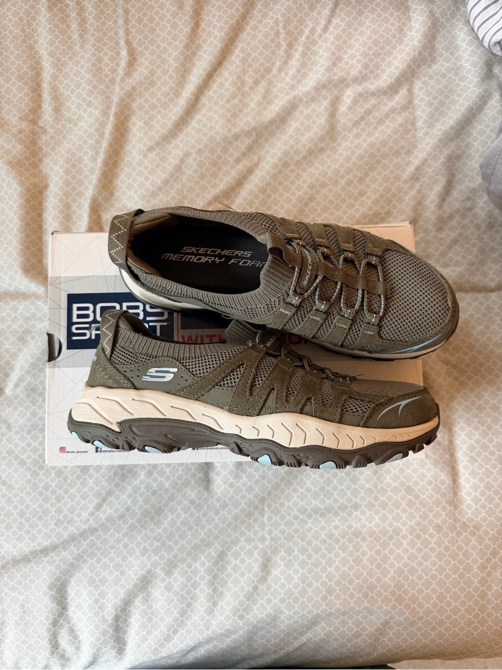 Skechers women’s Grey & Cream Outdoor Trail Sneakers